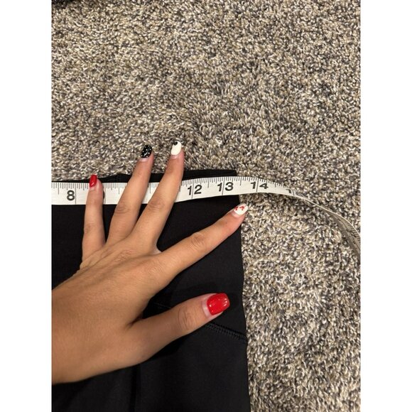Lululemon Train Times Crop (17") Black Sz 8 EUC - Picture 3 of 4